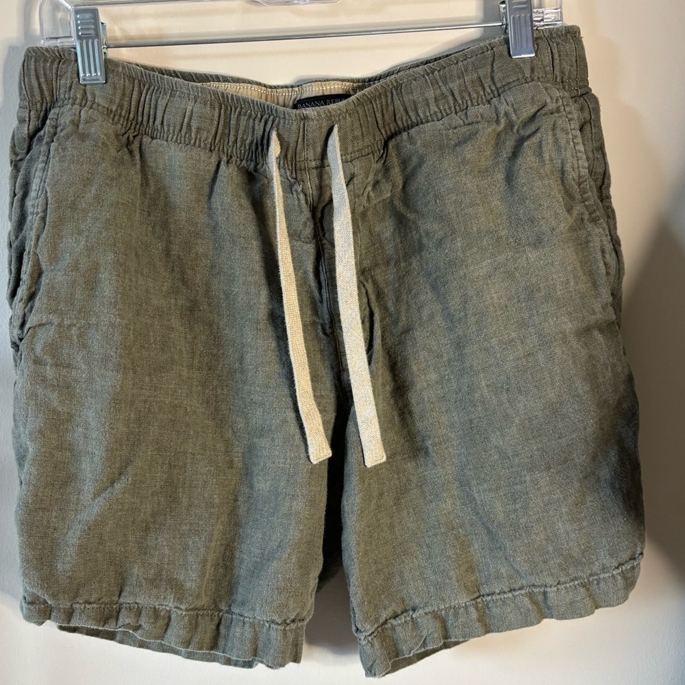 Banana Republic Olive Green Shorts‎